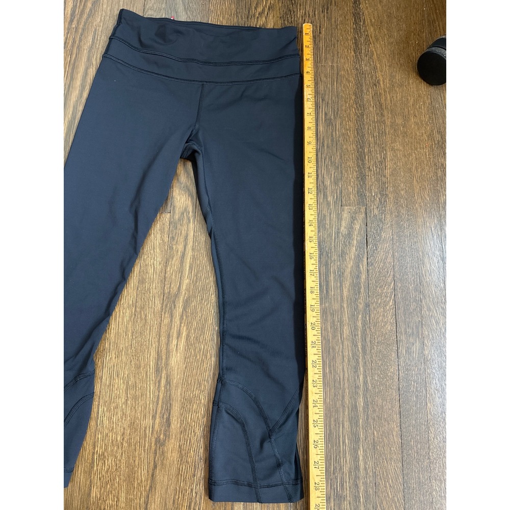 Lululemon Run Inspire Crop II Black Leggings Mesh Panels Size 4 Capris(2) - Picture 4 of 6
